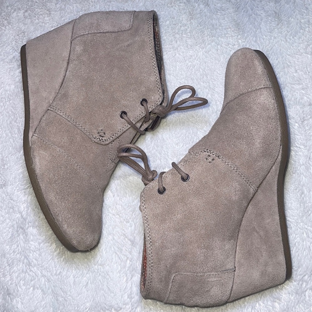Like New TOMS wedges
